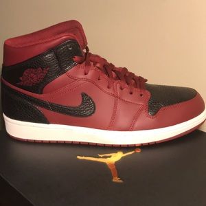 Air Jordan 1 Mid